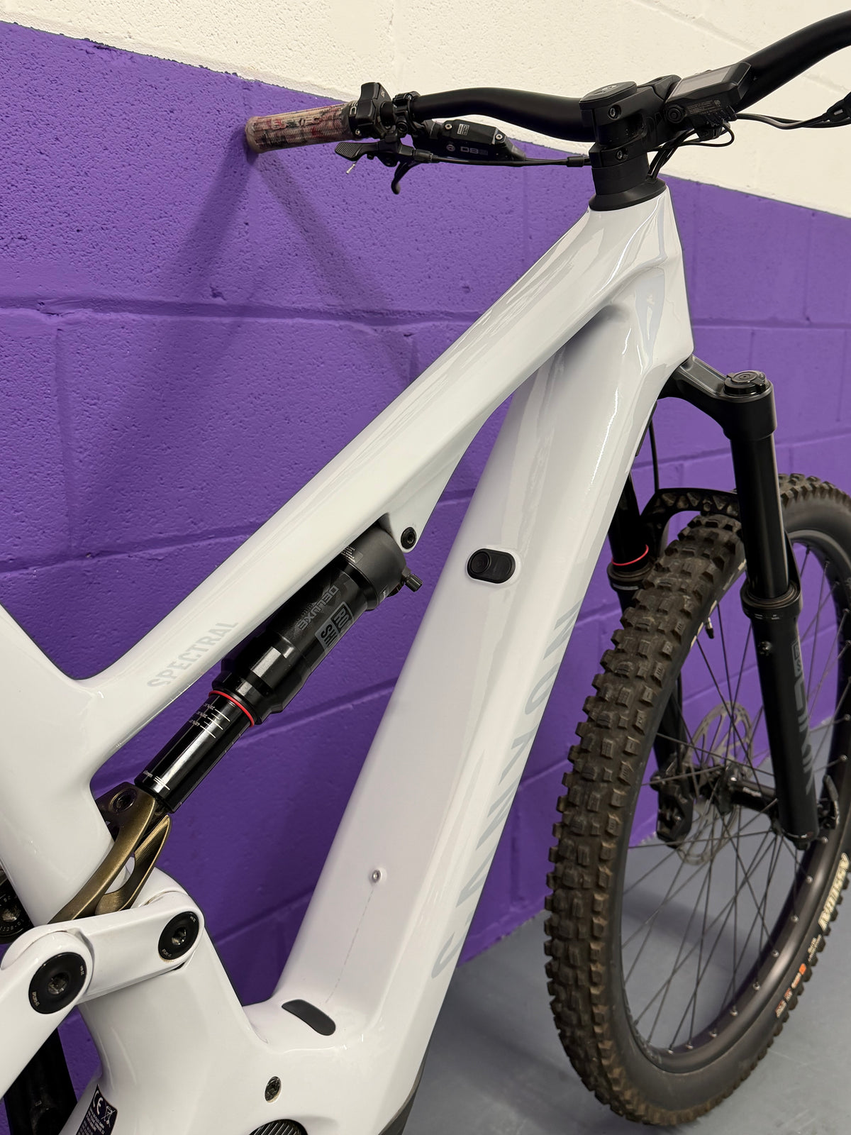 Large / 2024 Canyon Spectral ON CF7 Full Suspension Electric Mountain Bike / EMTB / MTB