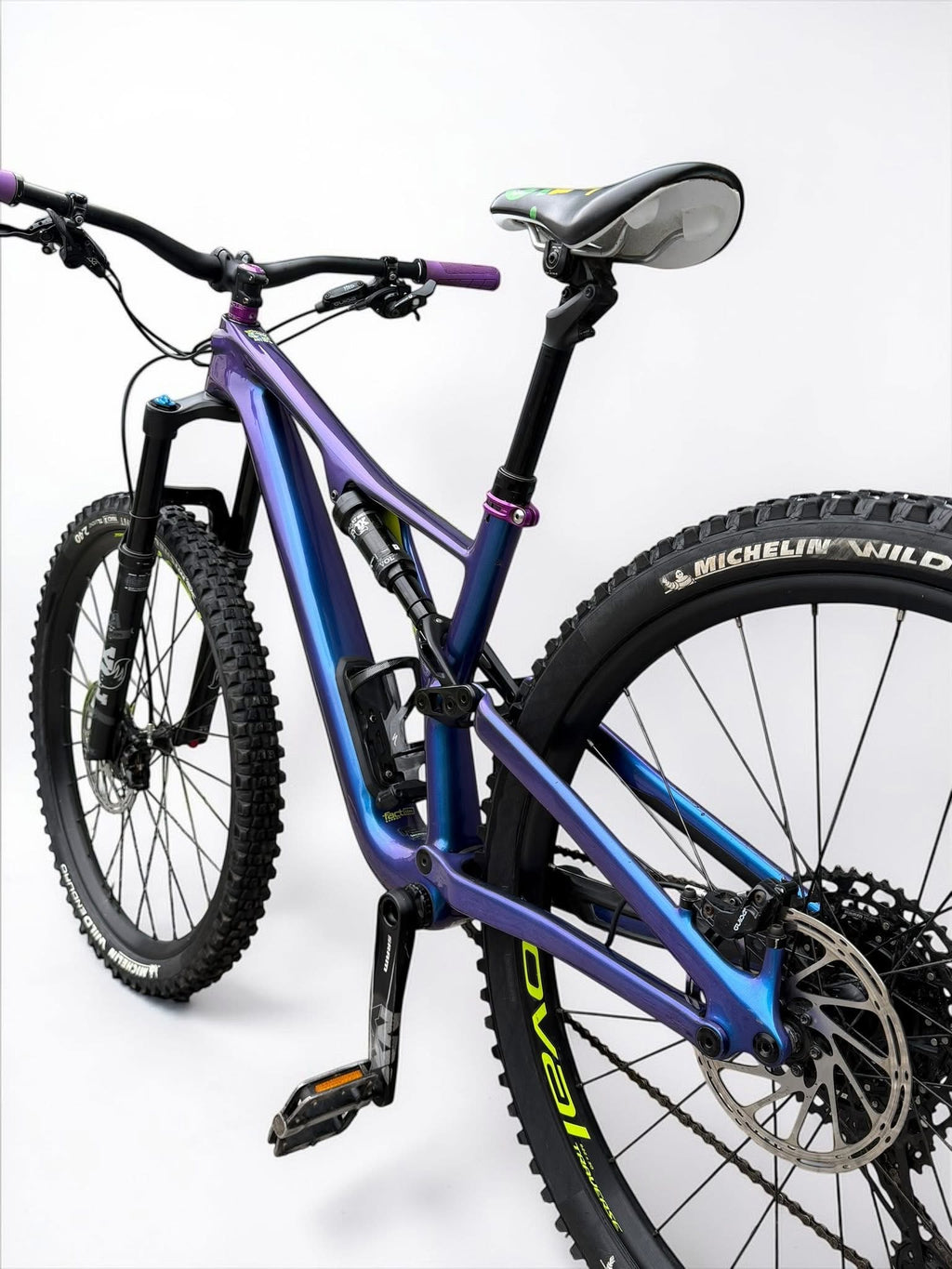Medium - Specialized Stumpjumper Comp