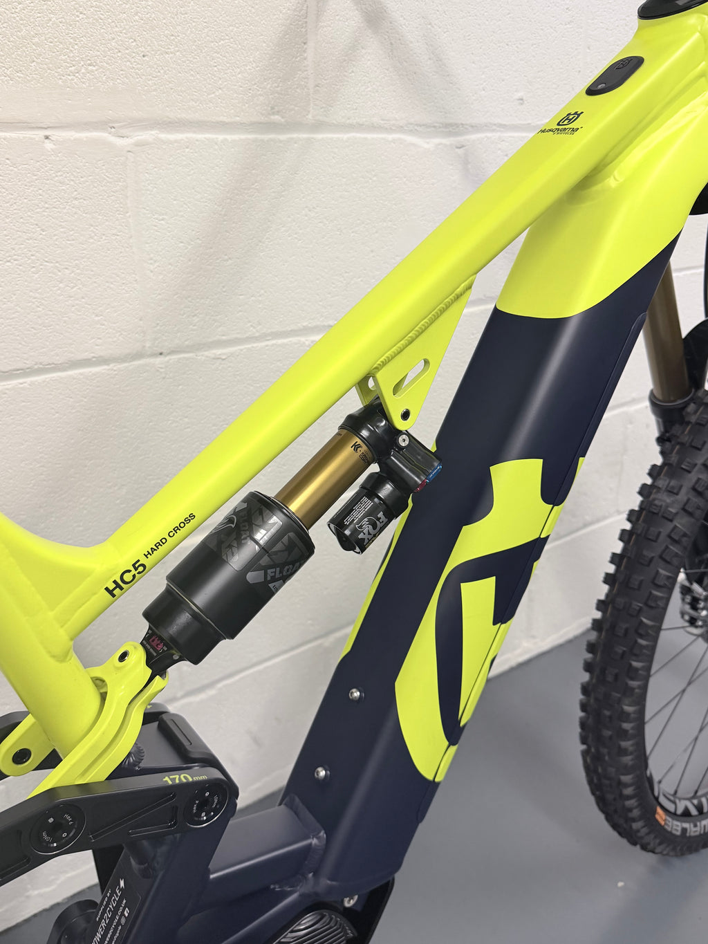 LARGE - 99 MILES! - HUSQVARNA HC5 FULL SUSPENSION ELECTRIC MOUNTAIN BIKE - EMTB - MTB
