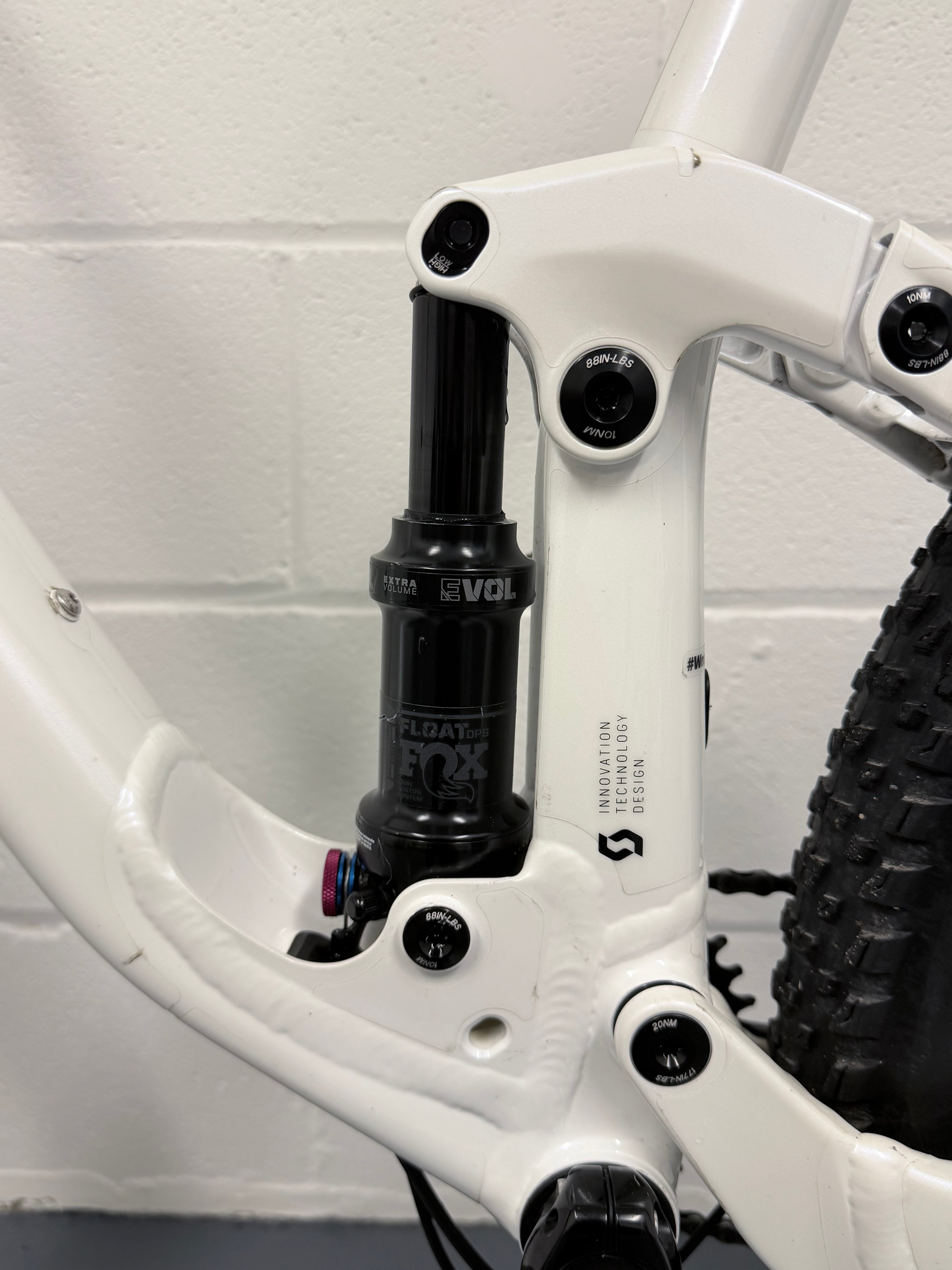 Large - Scott Genius 940 Full Suspension Mountain Bike - MTB