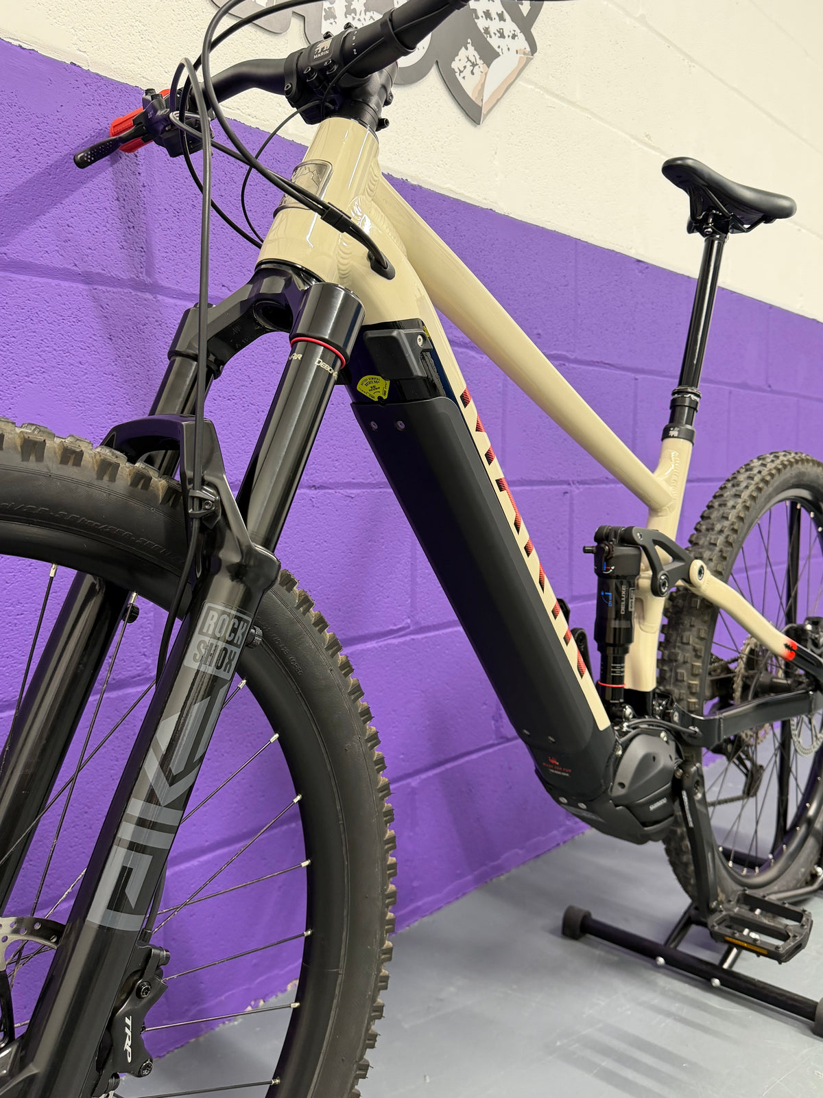 XL / 2024 Rift Zone E1 / EMTB / E-BIKE / MTB