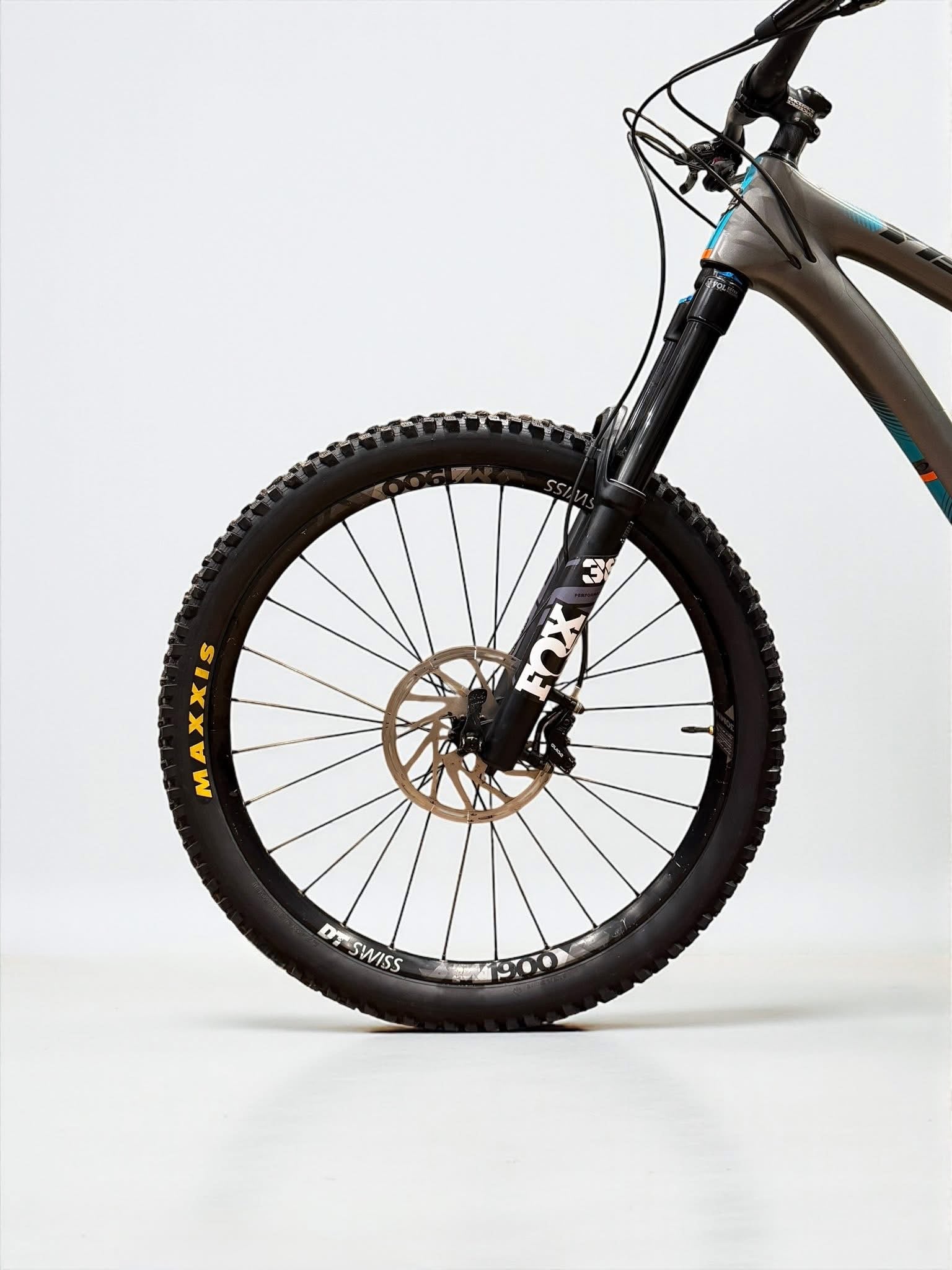 Medium - Yeti SB6 Carbon GX