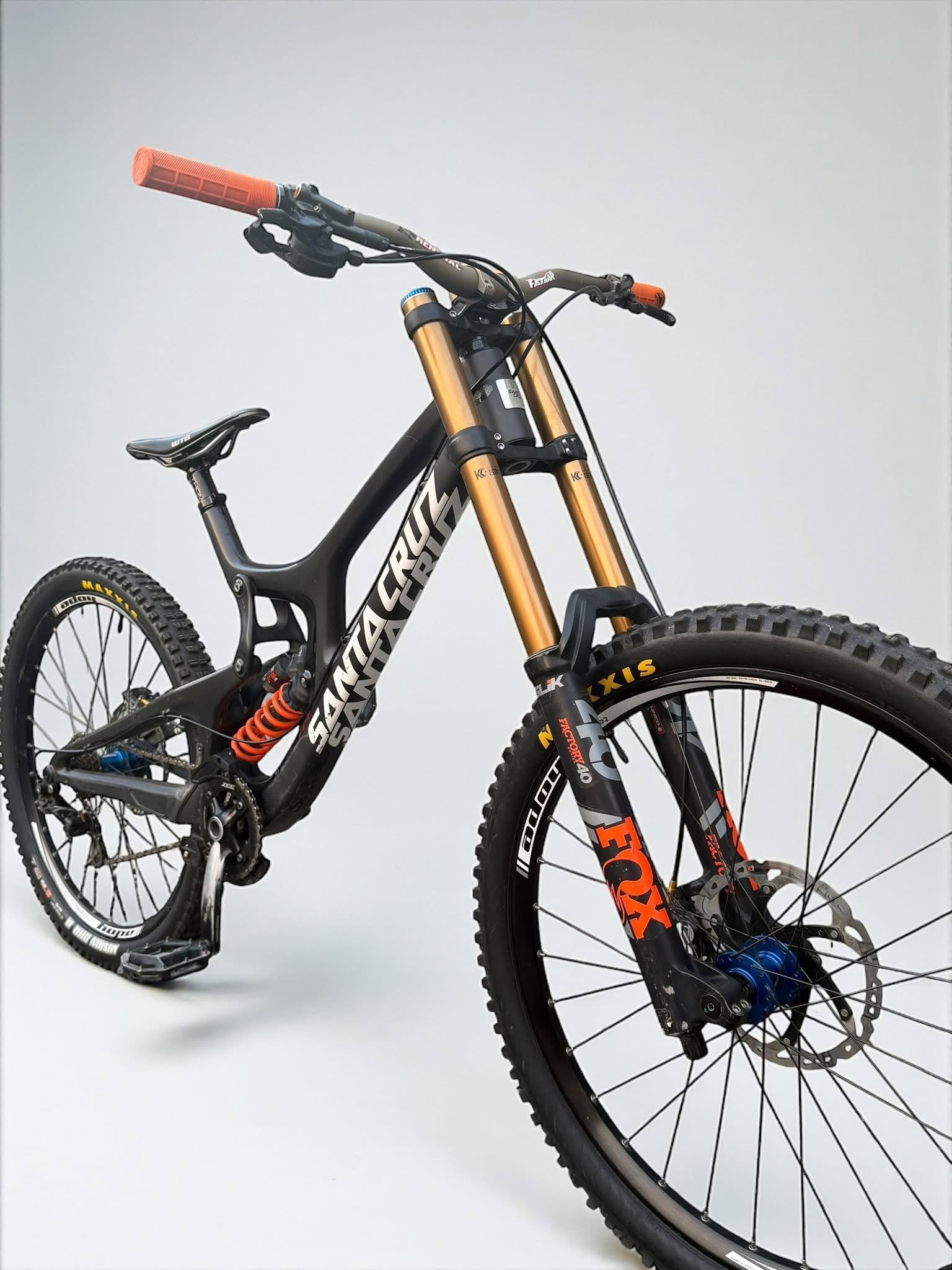 Large - Santa Cruz V10 CC