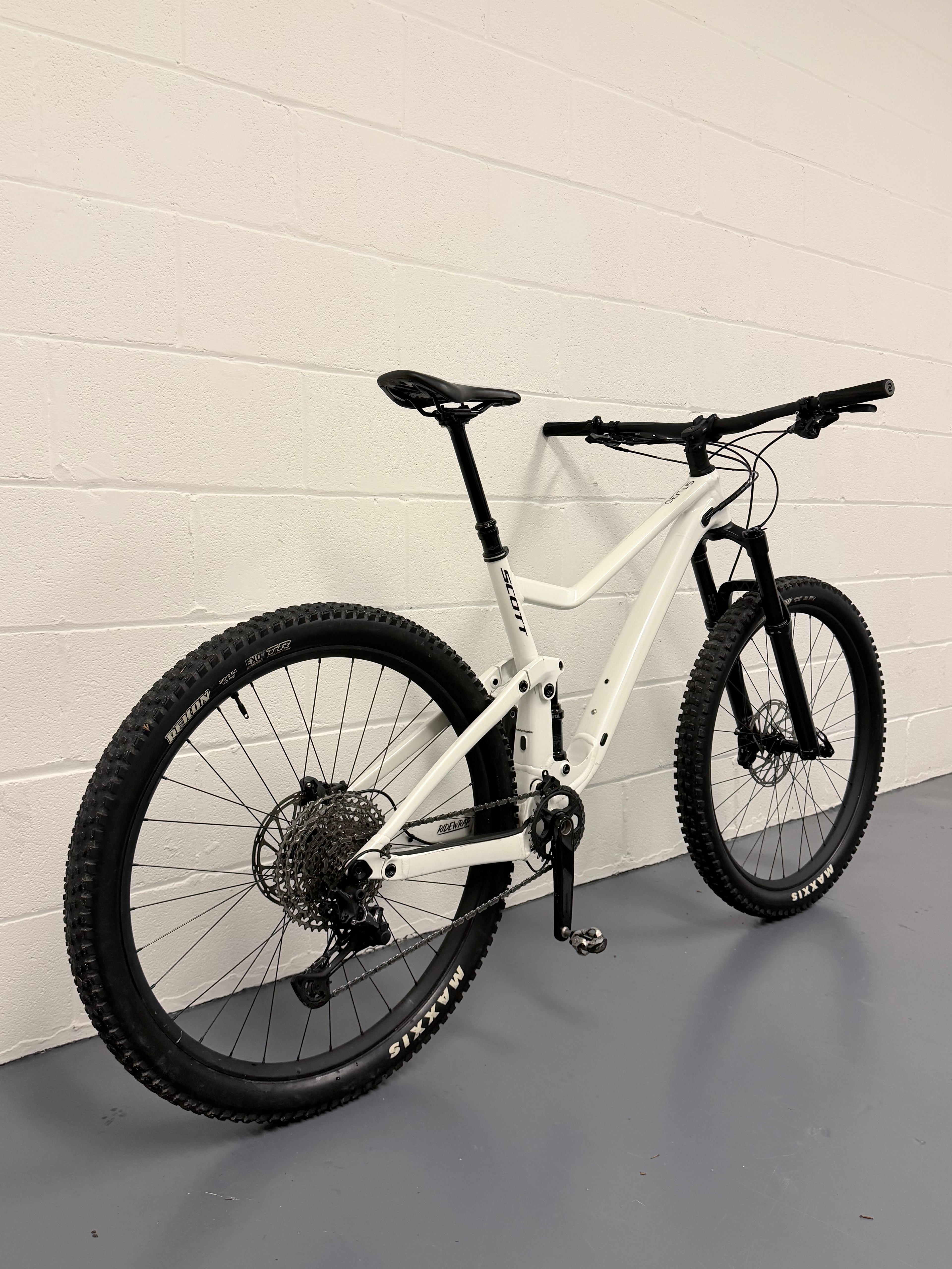 Large - Scott Genius 940 Full Suspension Mountain Bike - MTB