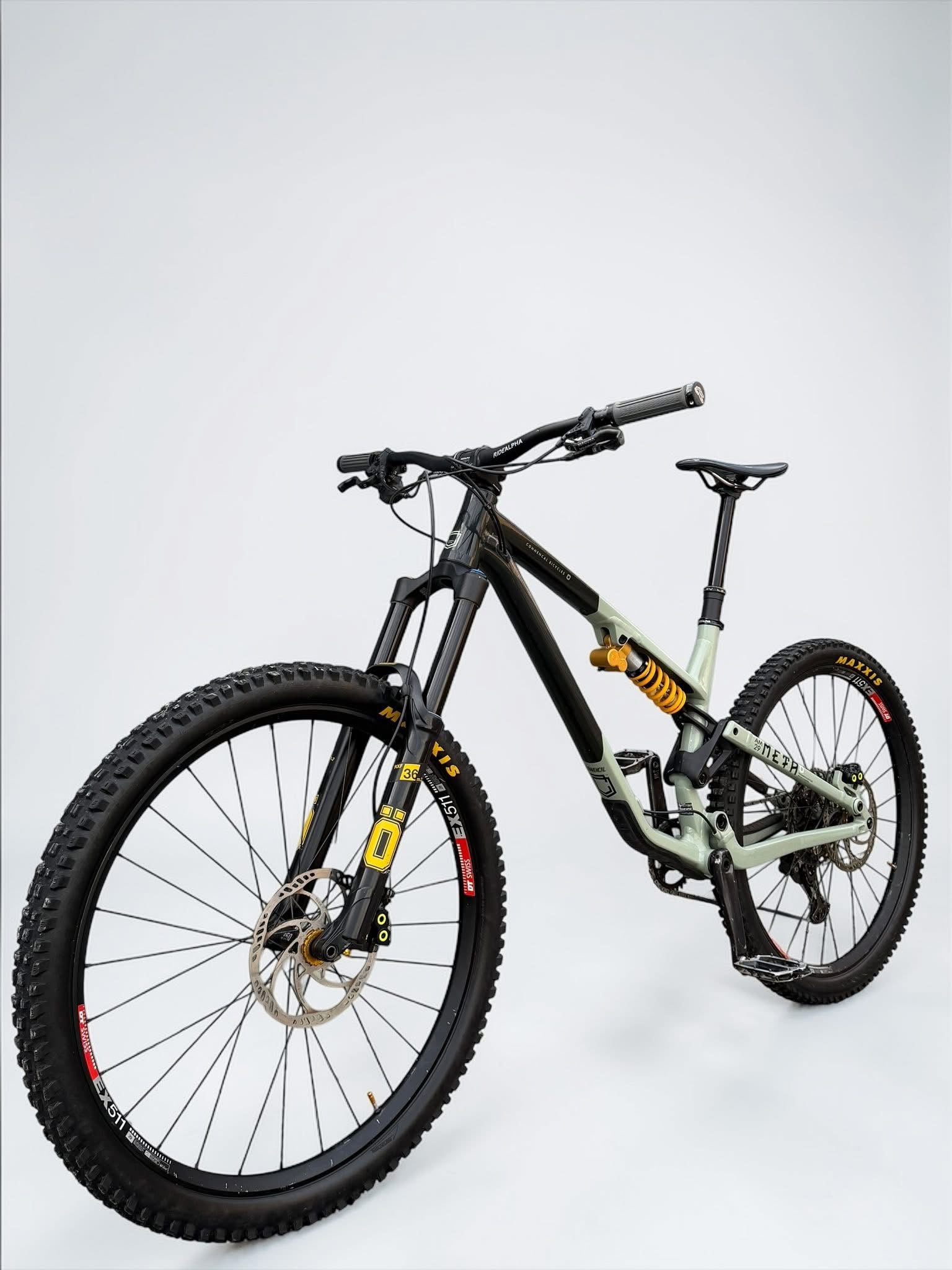 Large - Commencal Meta AM 29 Öhlins Edition