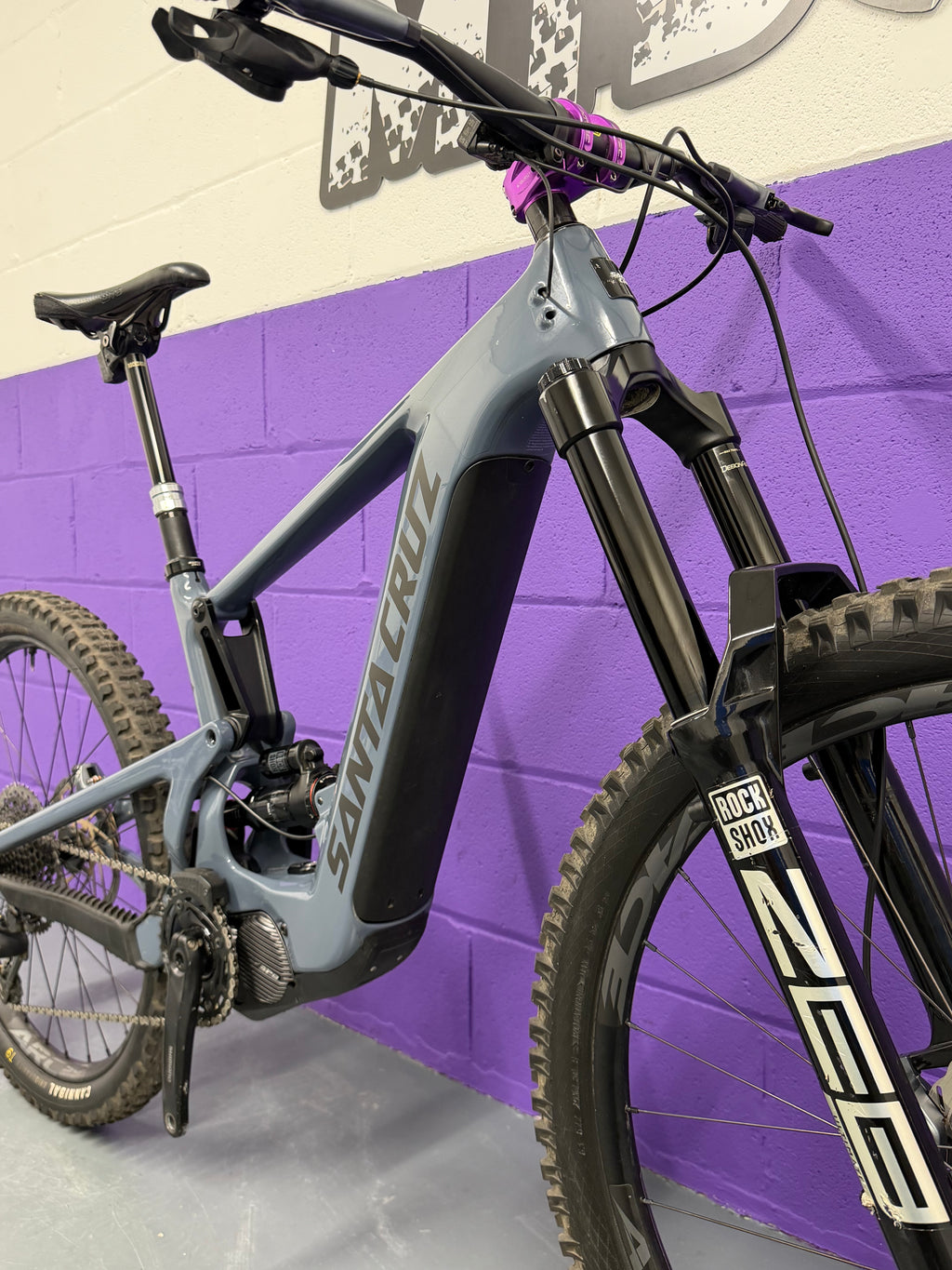 Medium / 2023 Santa Cruz Heckler C MX Full Suspension Electric Mountain Bike / EMTB / MTB