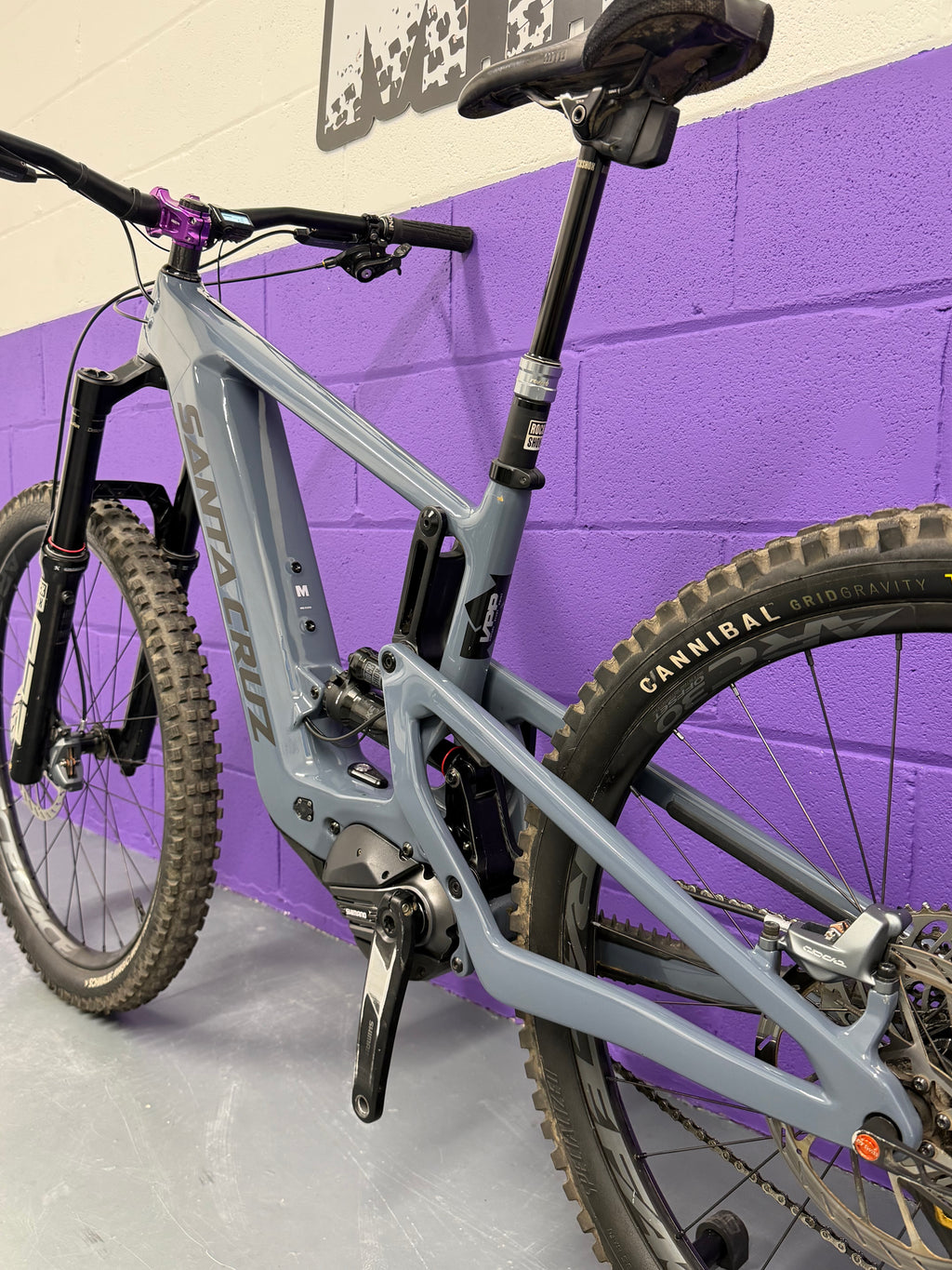 Medium / 2023 Santa Cruz Heckler C MX Full Suspension Electric Mountain Bike / EMTB / MTB
