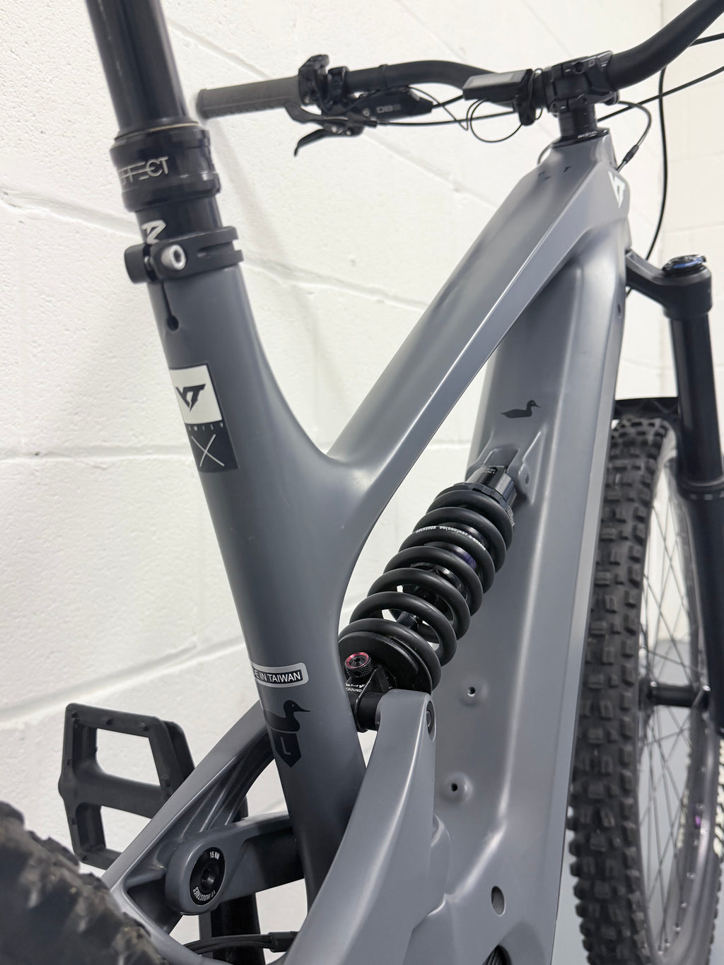 Large - 339 miles - 2024 YT Decoy MX Core 1 Full Suspension Electric Mountain Bike - EMTB - MTB