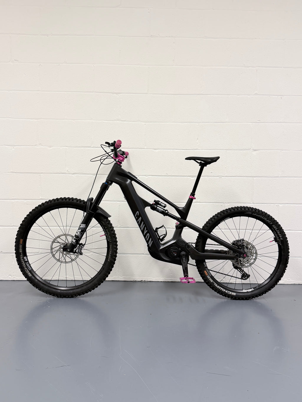Large - 601 Miles - 2024 Canyon Strive: ON CFR Underdog