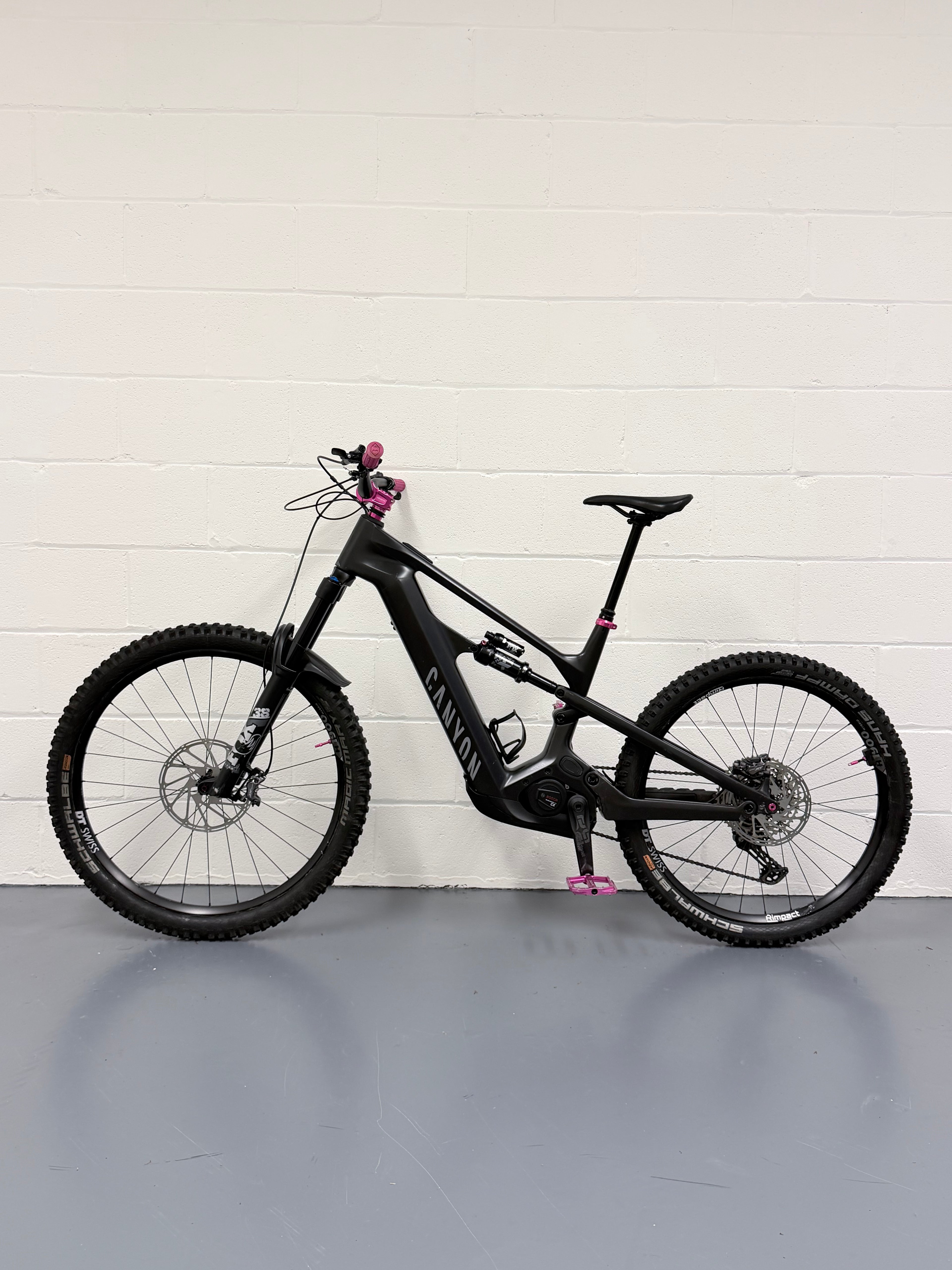 Large - 601 Miles - 2024 Canyon Strive: ON CFR Underdog