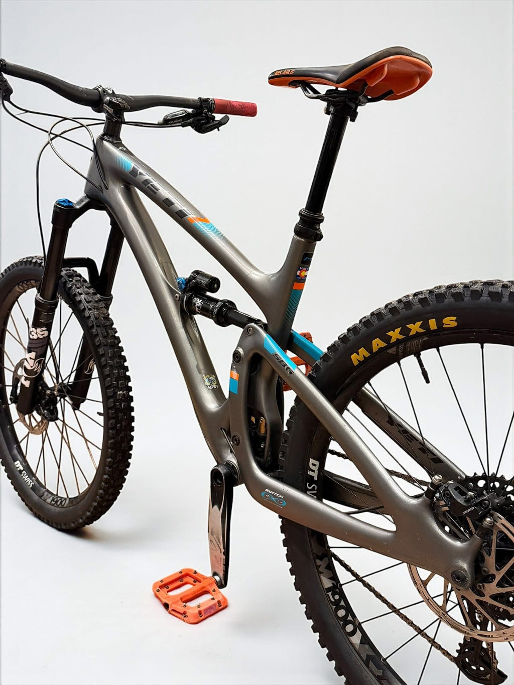 Medium - Yeti SB6 Carbon GX