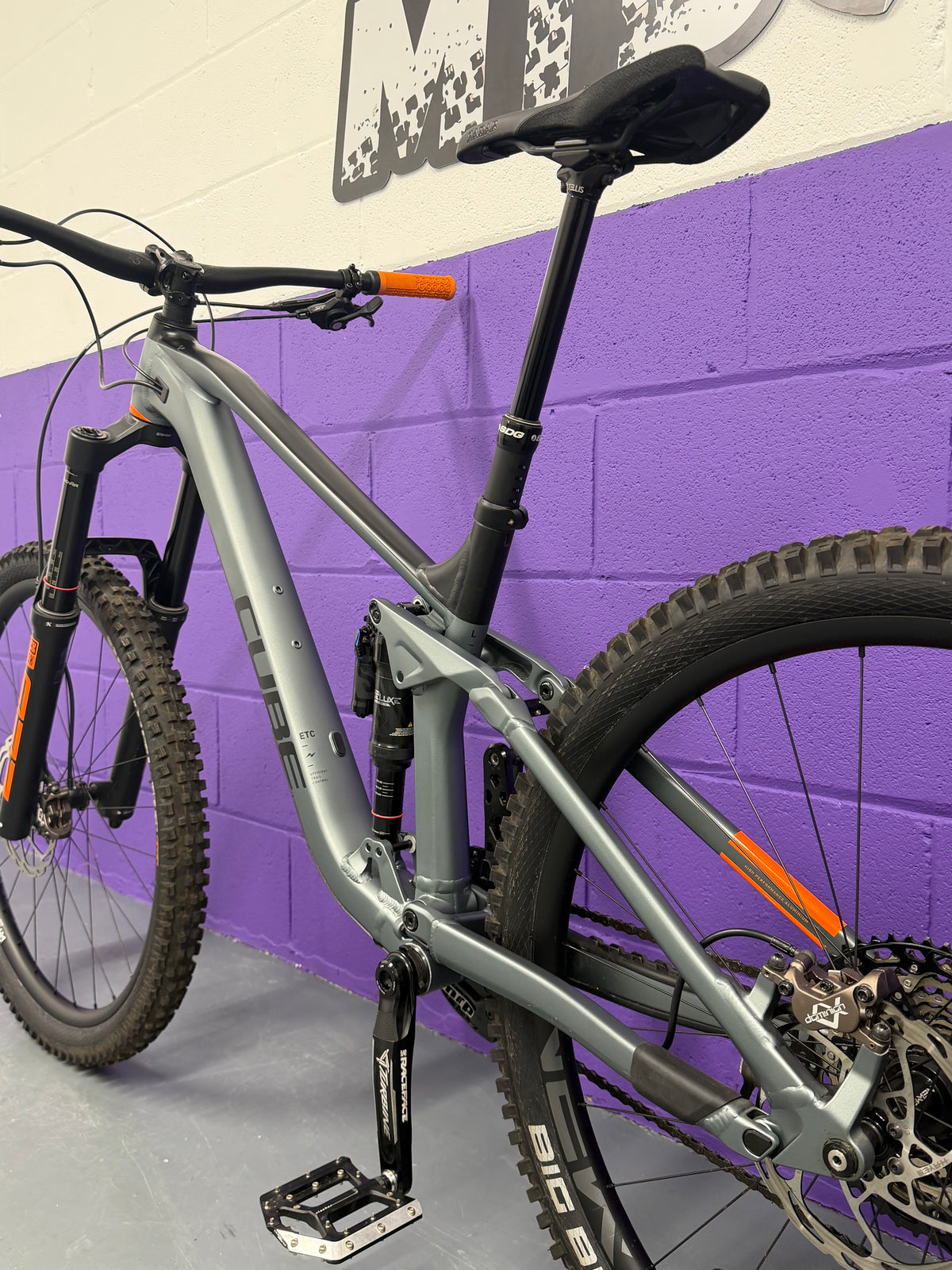 Large / 2021 Cube Stereo 170 TM Full Suspension Mountain Bike / Rare / MTB