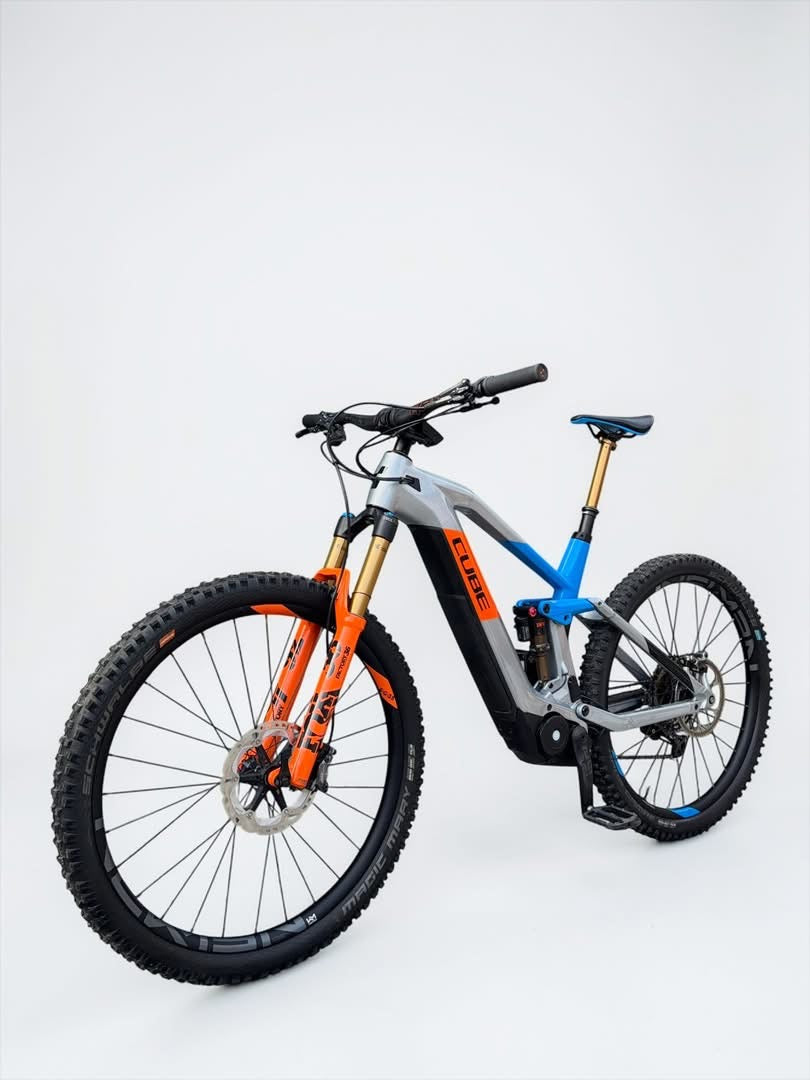 Large - 314 Miles - Cube Stereo Hybrid 140 Action Team