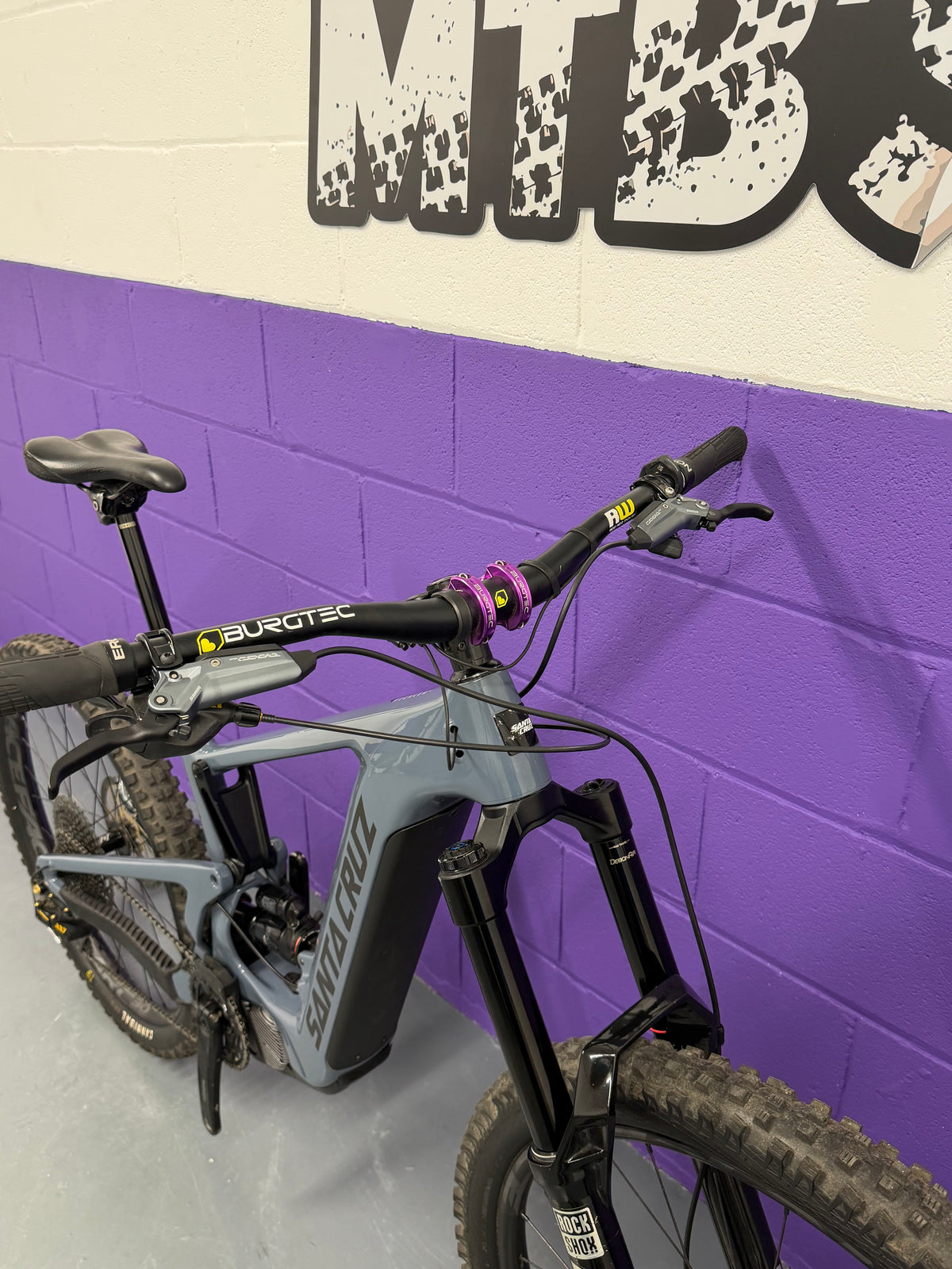 Medium / 2023 Santa Cruz Heckler C MX Full Suspension Electric Mountain Bike / EMTB / MTB