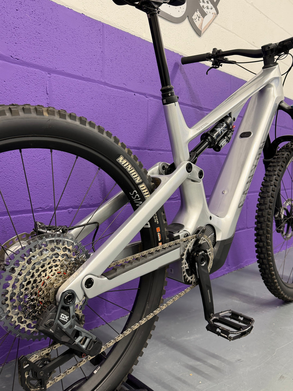 Large / 2024 Canyon Spectral ON CF9 Full Suspension Electric Mountain Bike / EMTB / MTB
