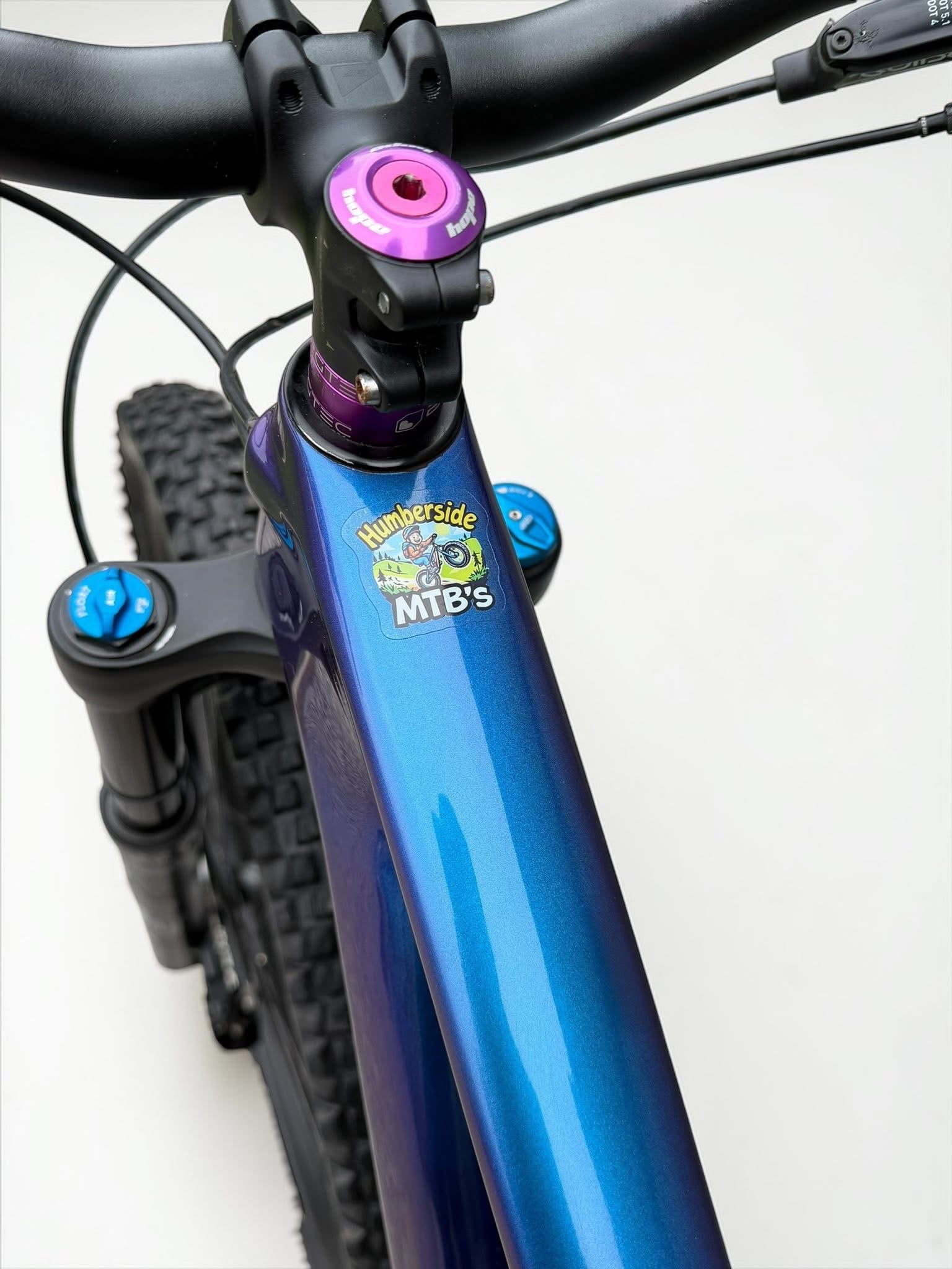 Medium - Specialized Stumpjumper Comp